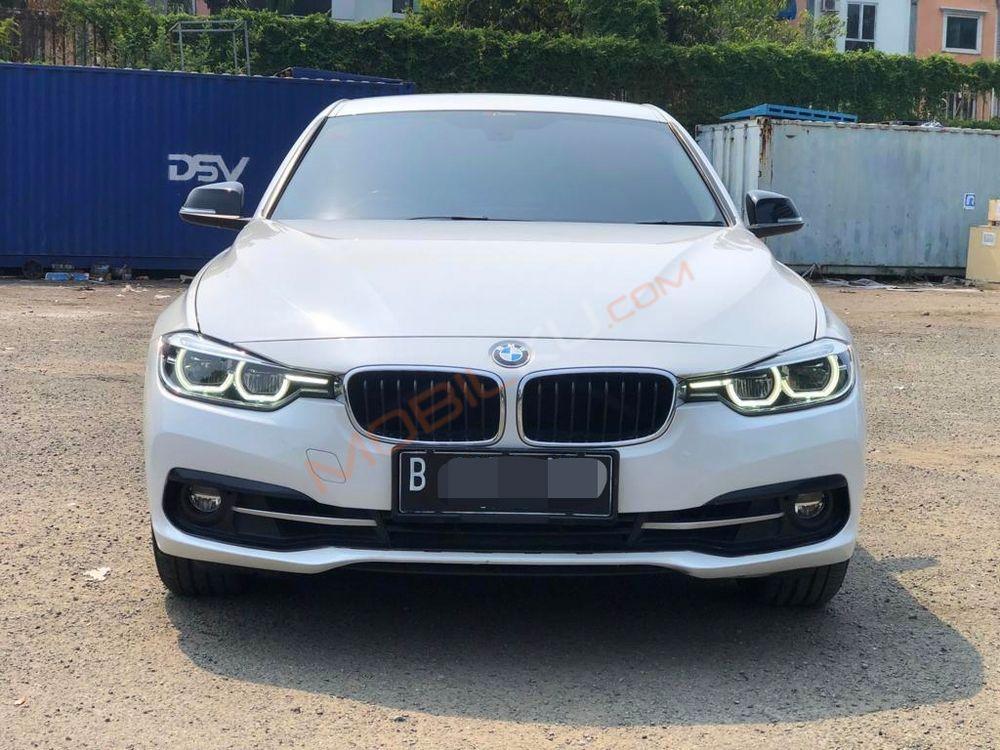 Mobil BMW 3 Series 2016