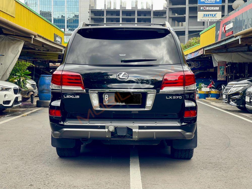Mobil Lexus LX 2014
