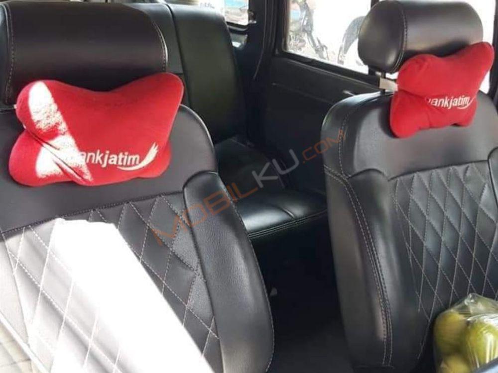 Mobil Daihatsu Taft 1995