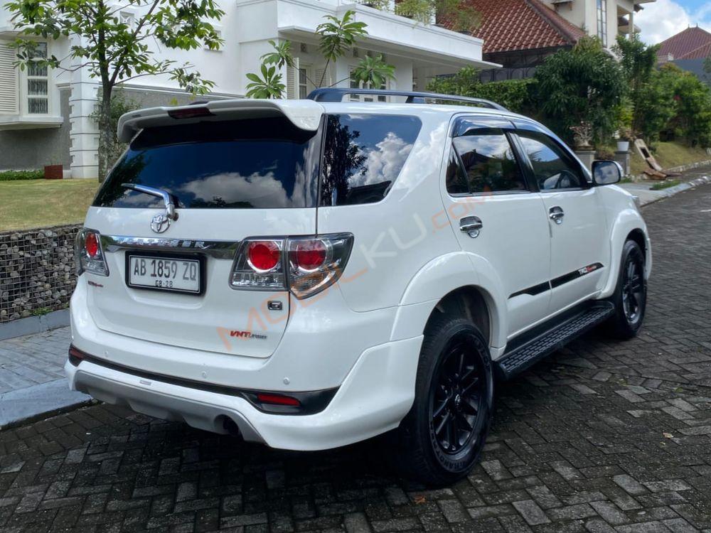 Mobil Toyota Fortuner 2012