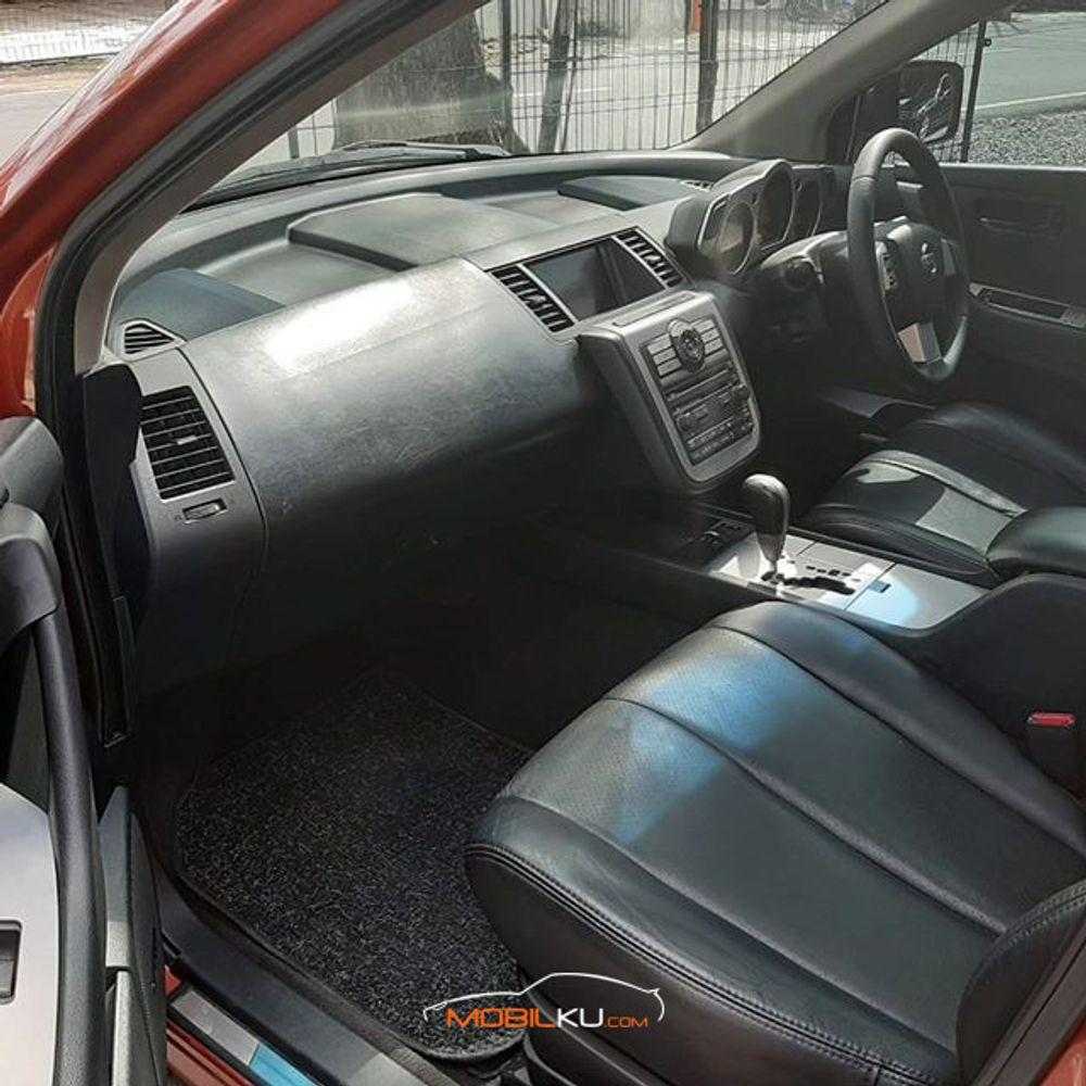 Mobil Nissan Murano 2005