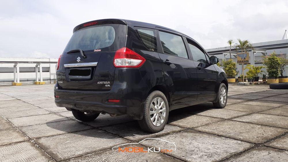 Mobil Suzuki Ertiga 2015