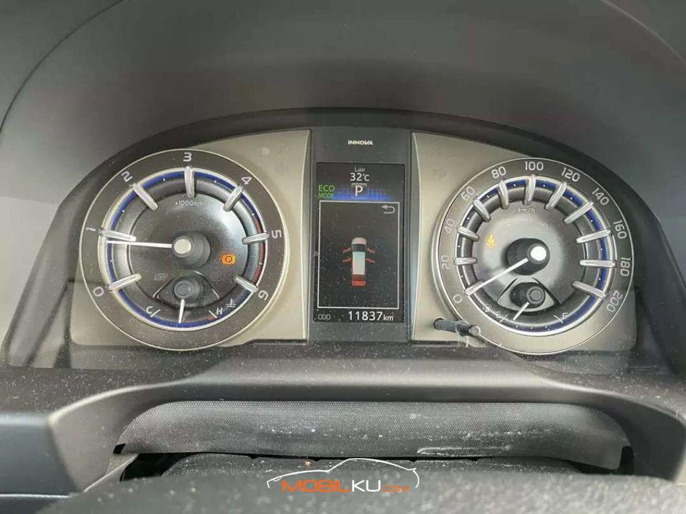 Mobil Toyota Kijang Innova 2019