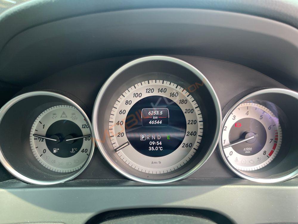 Mobil Mercedes-Benz C-Class 2013