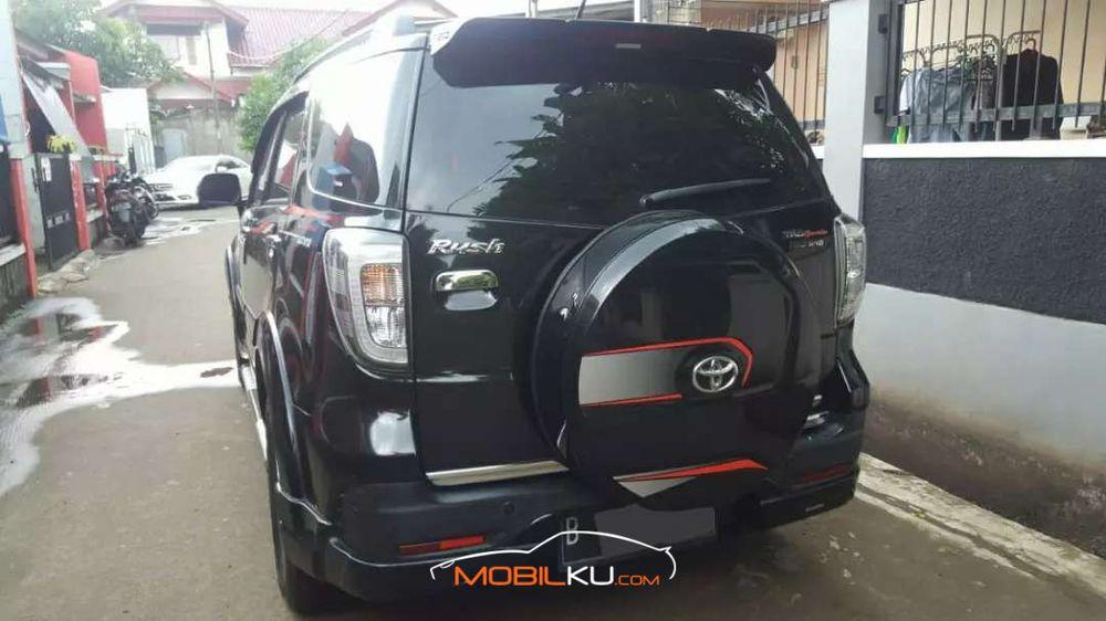 Mobil Toyota Rush 2017