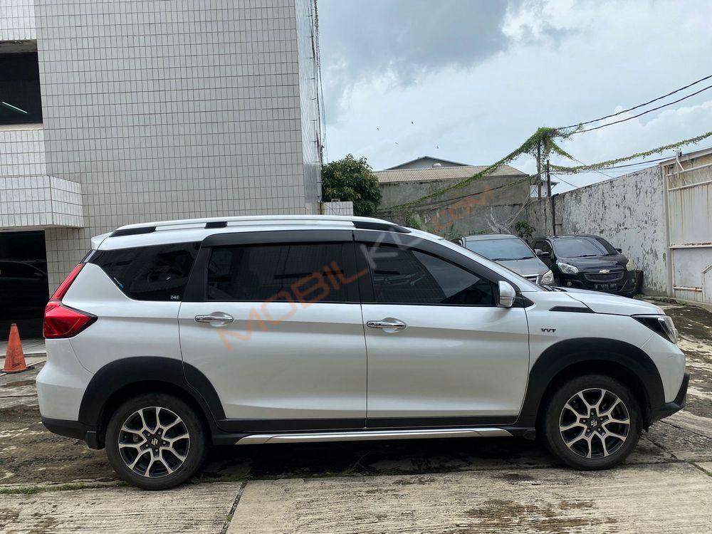 Mobil Suzuki XL7 2020