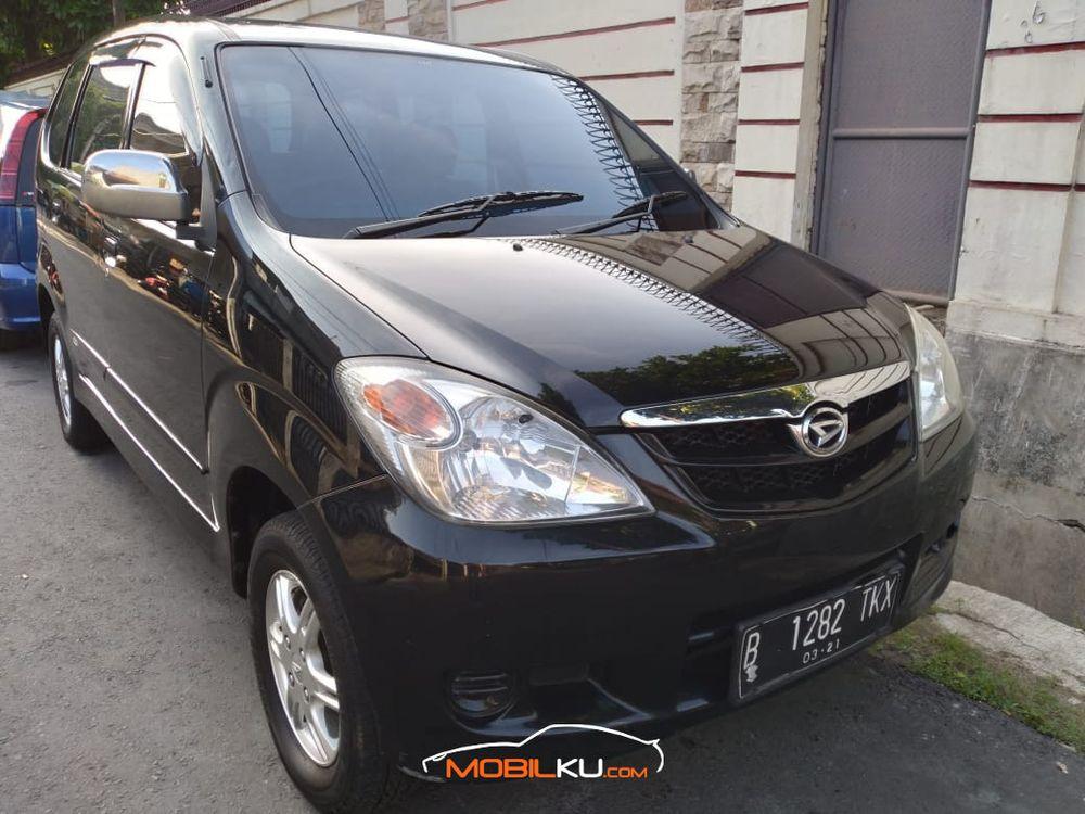 Mobil Daihatsu Xenia 2011