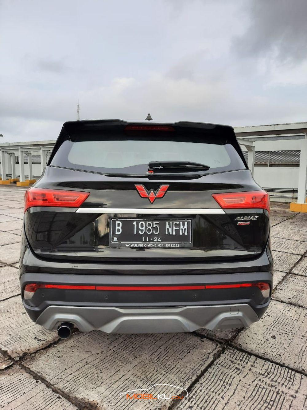 Mobil Wuling Almaz 2019