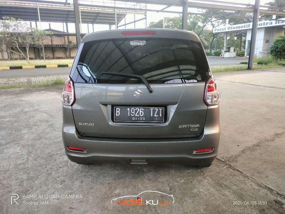 Mobil Suzuki Ertiga 2012