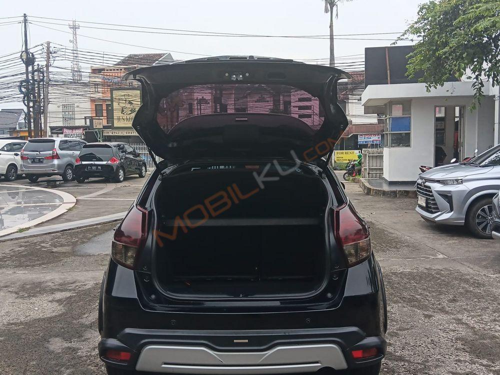 Mobil Toyota Yaris 2017