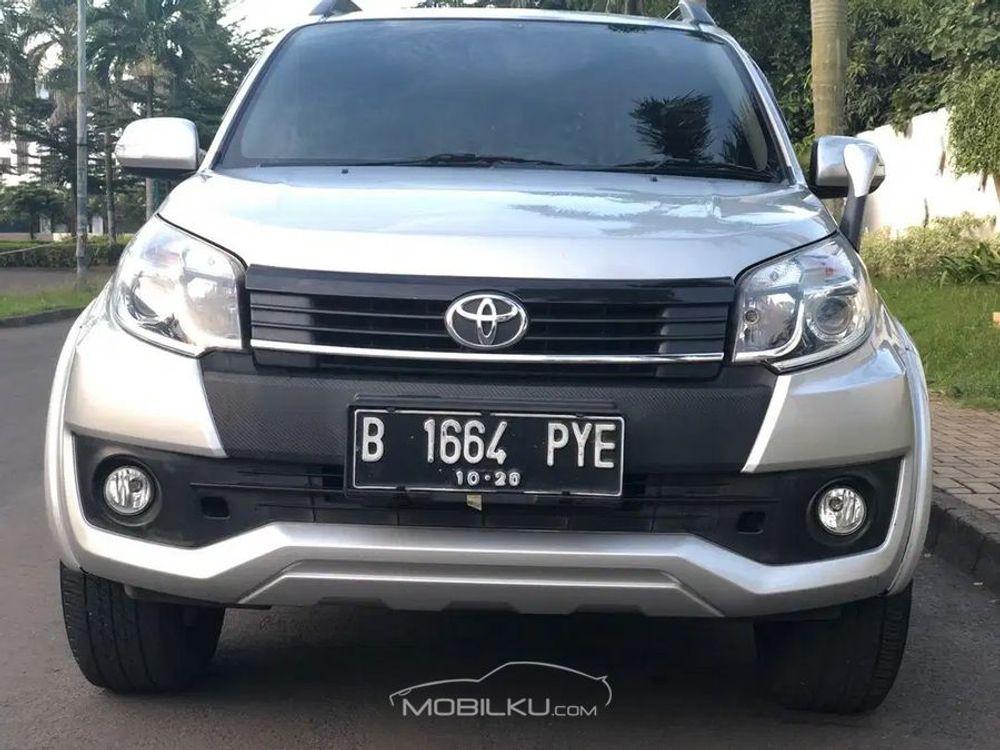 Mobil Toyota Rush 2015