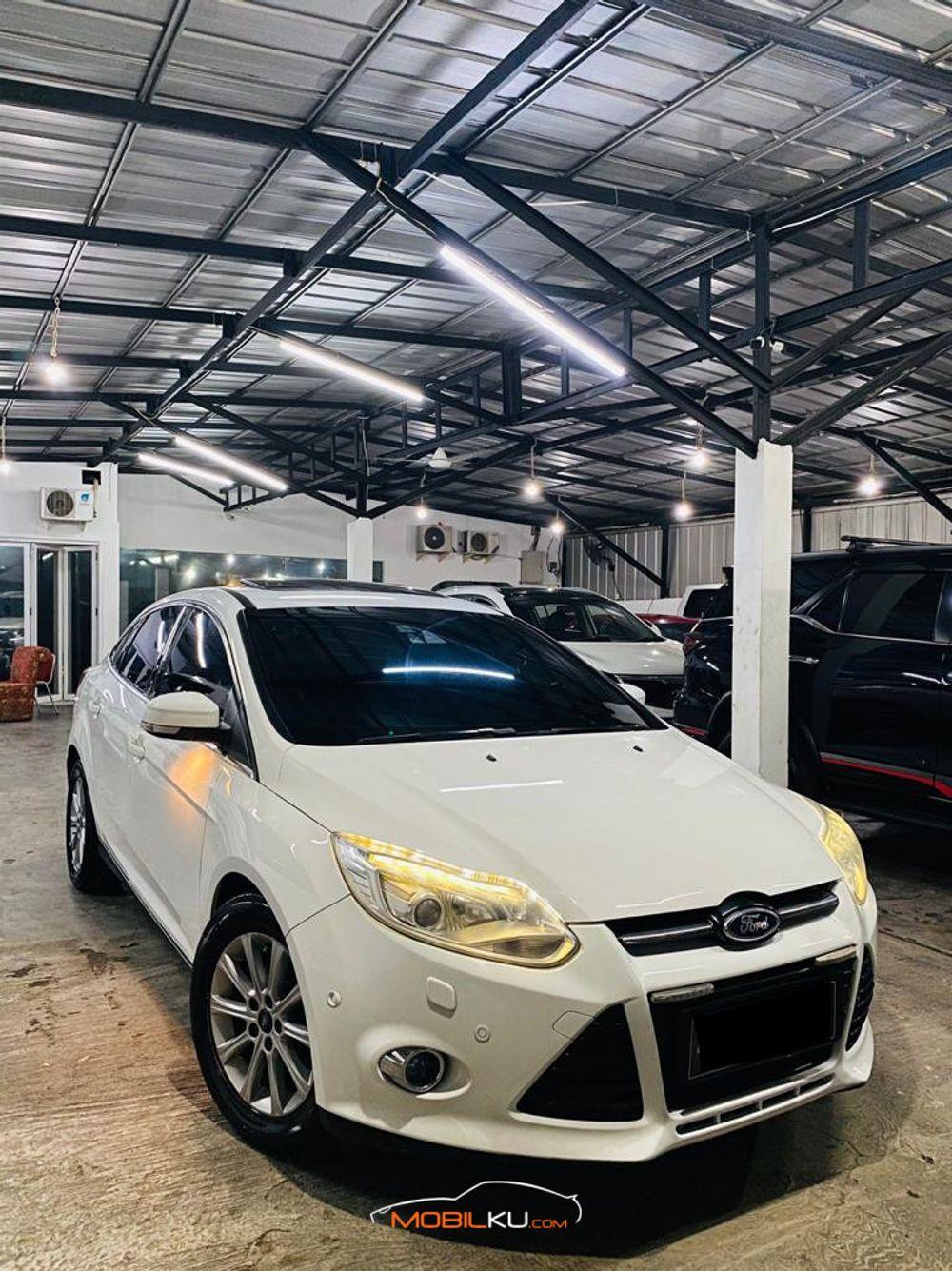 Mobil Ford Focus 2013