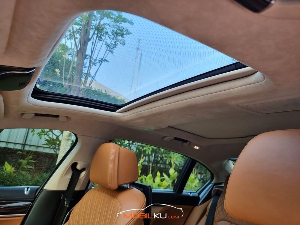 Mobil BMW 7 Series 2016