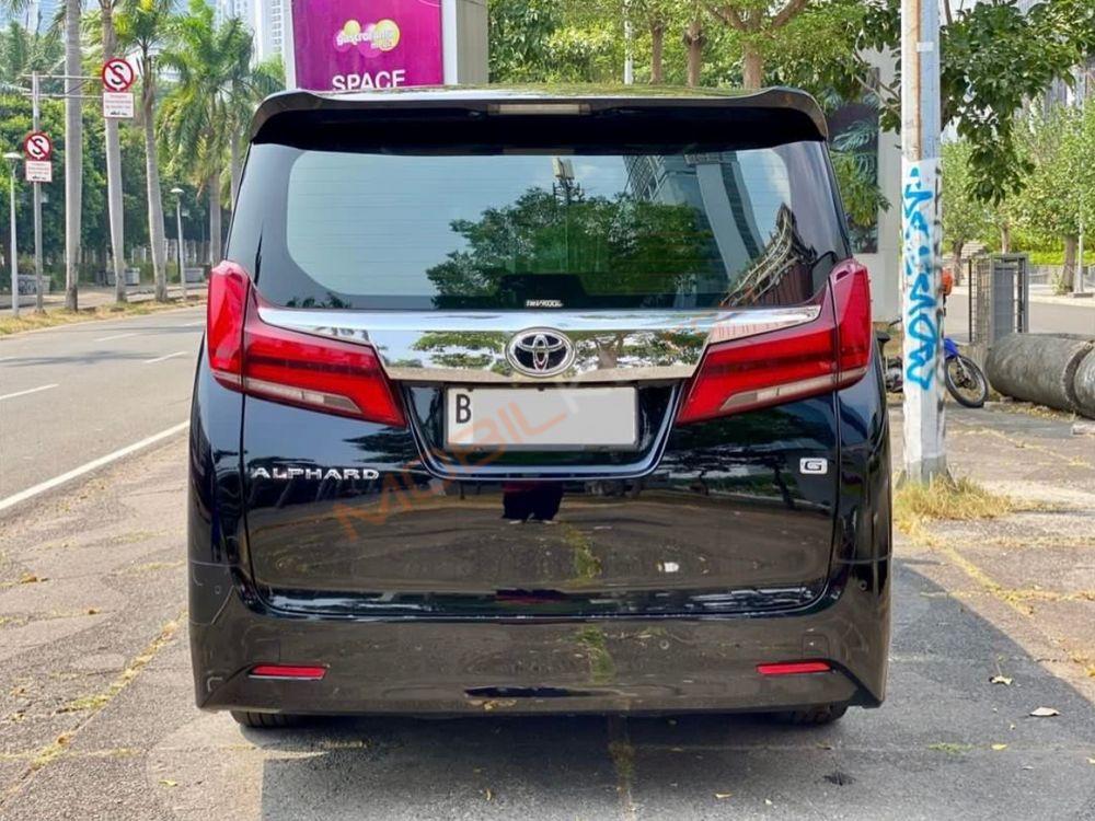 Mobil Toyota Alphard 2018