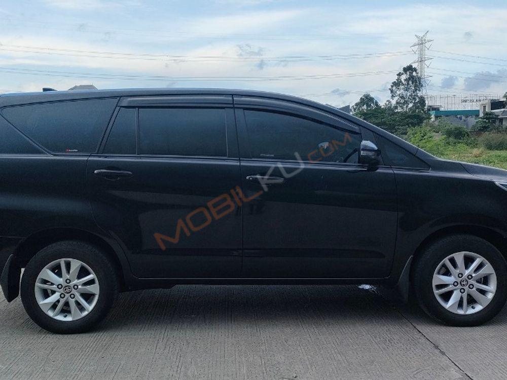 Mobil Toyota Kijang Innova 2020