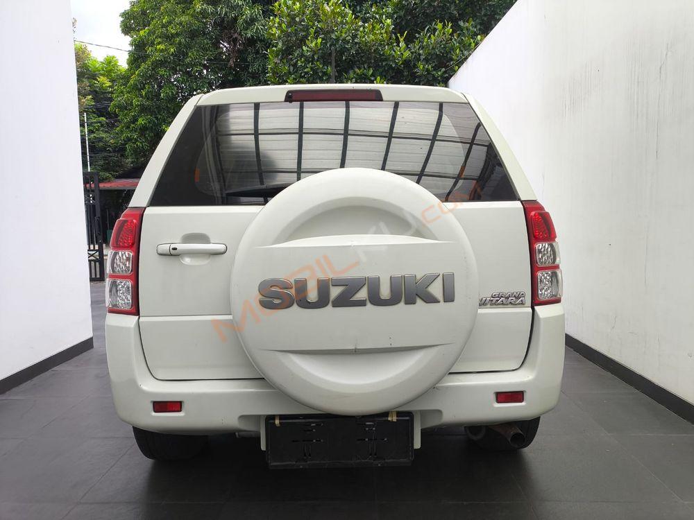 Mobil Suzuki Grand Vitara 2016