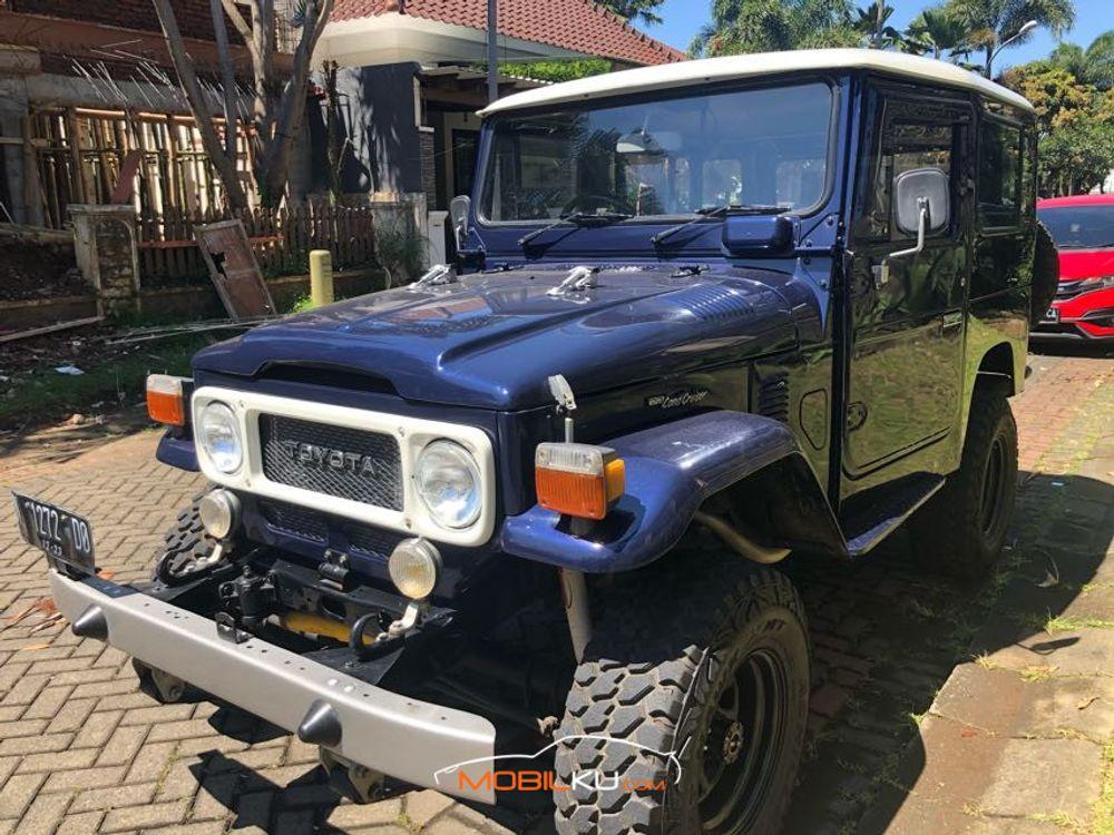 Mobil Toyota Land Cruiser 1980