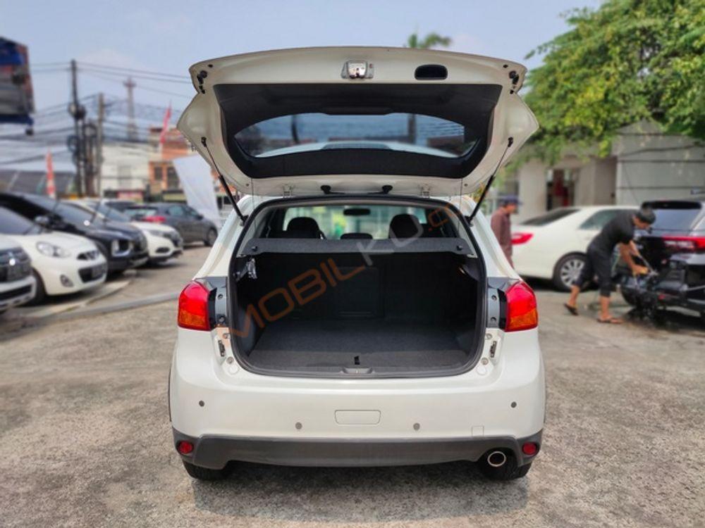 Mobil Mitsubishi Outlander Sport 2016