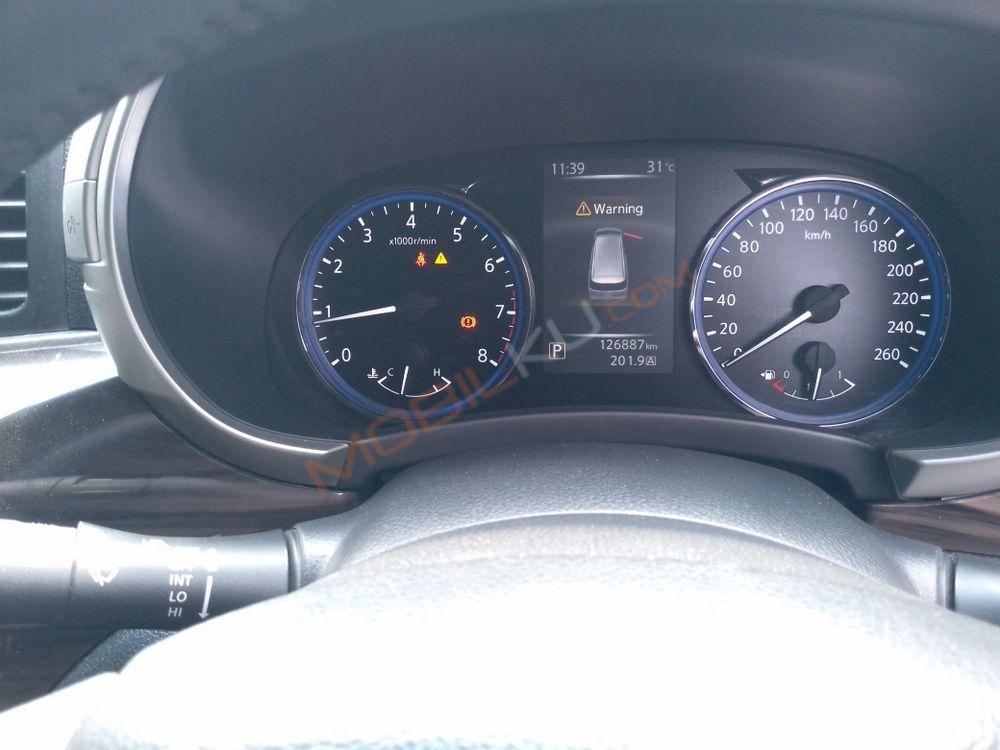 Mobil Hyundai H-1 2014