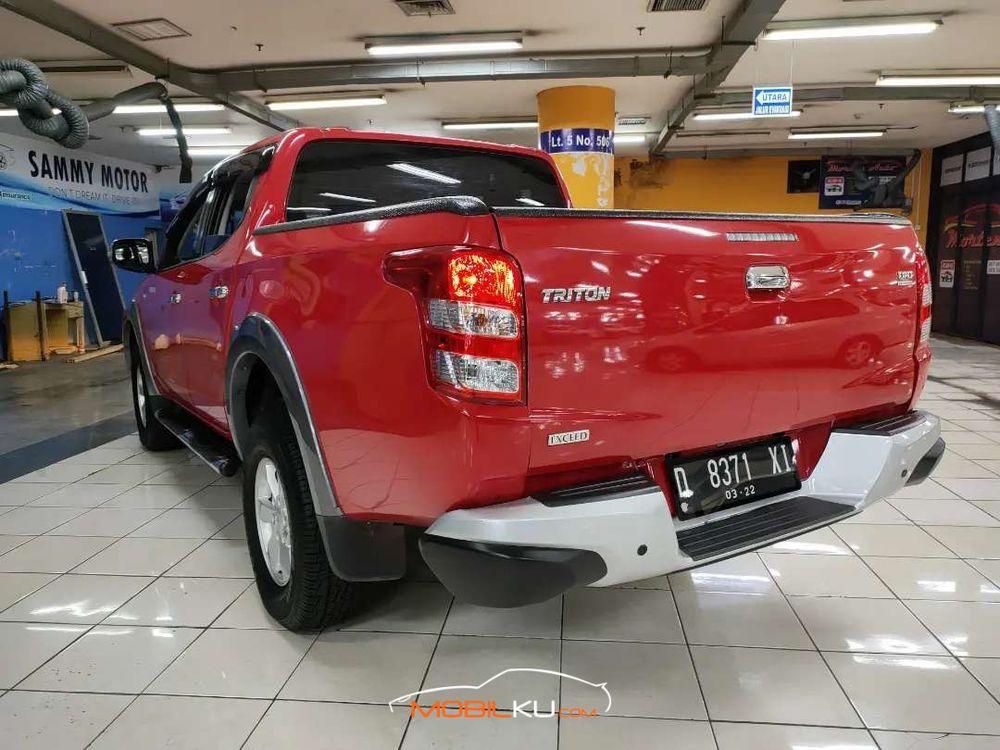 Mobil Mitsubishi Triton 2016