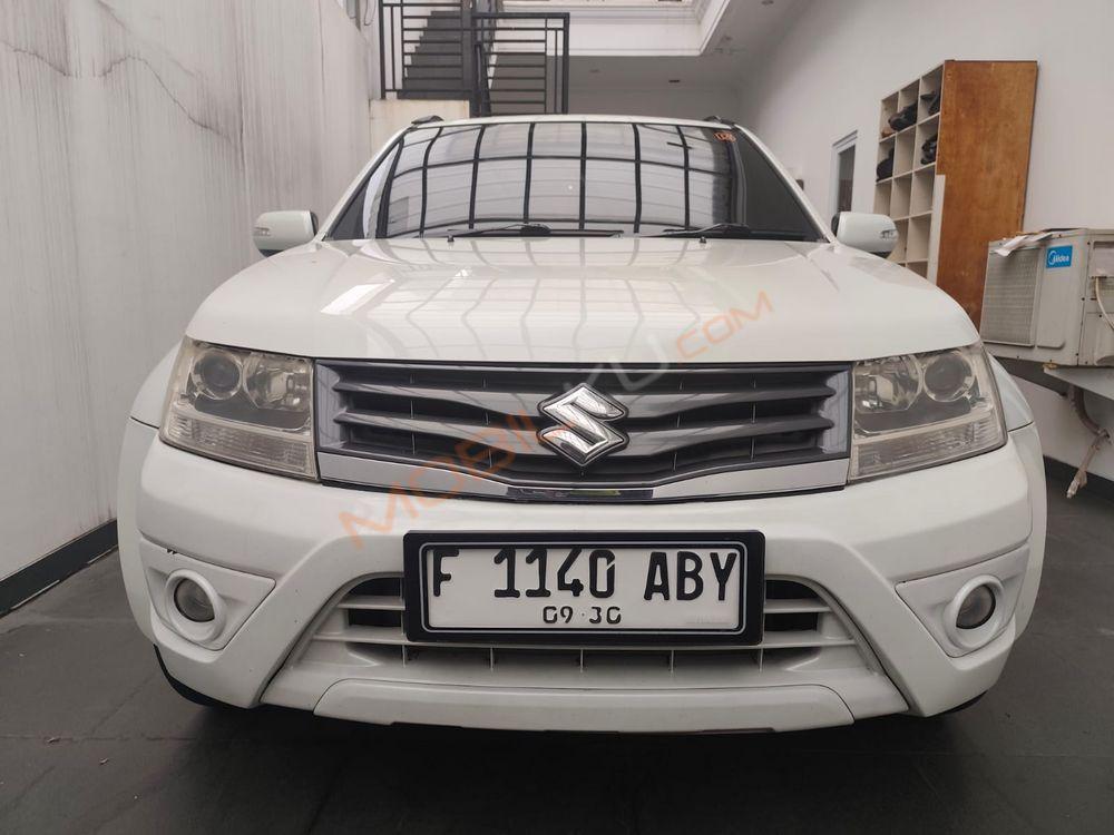 Mobil Suzuki Grand Vitara 2016