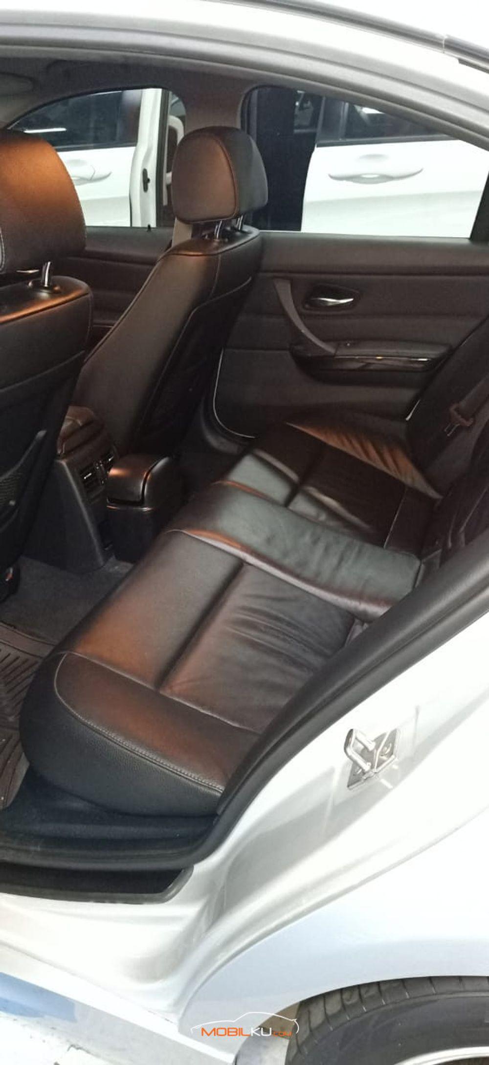 Mobil BMW 3 Series 2012