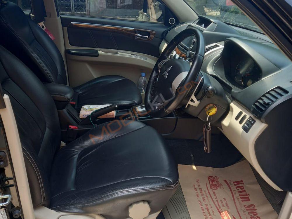 Mobil Mitsubishi Pajero Sport 2014