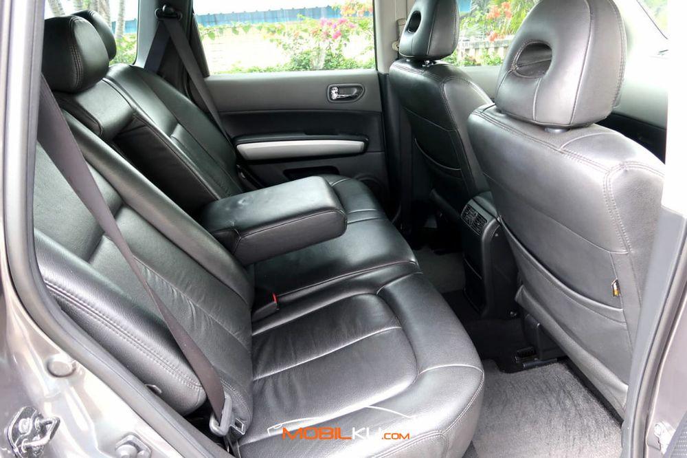 Mobil Nissan X-Trail 2011