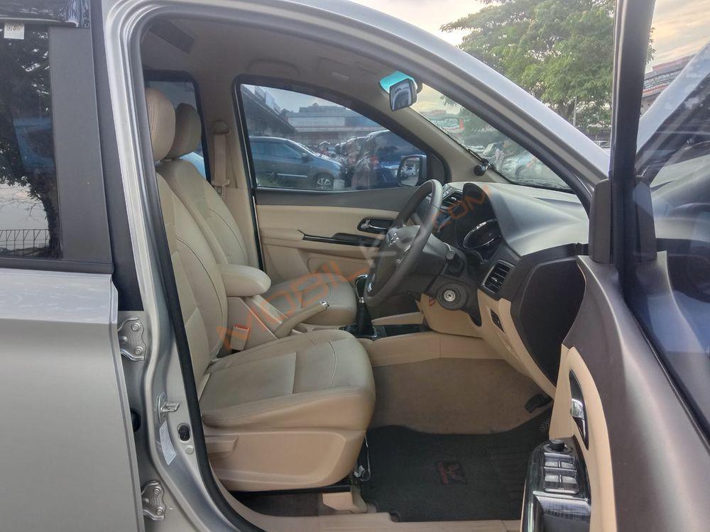 Mobil Wuling Confero 2018