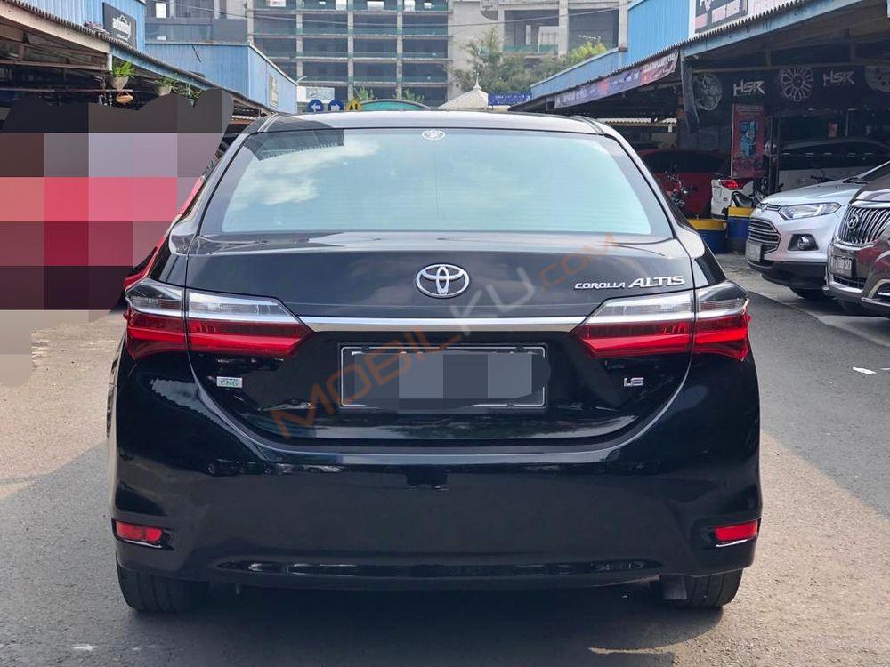 Mobil Toyota Corolla 2018