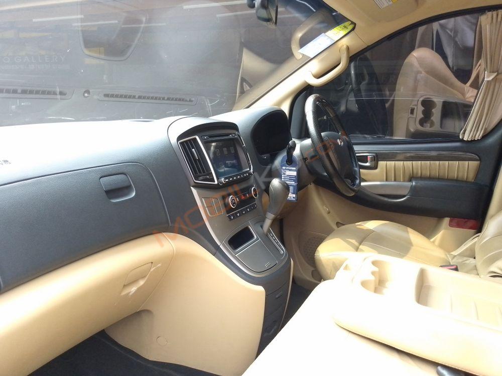 Mobil Hyundai H-1 2018