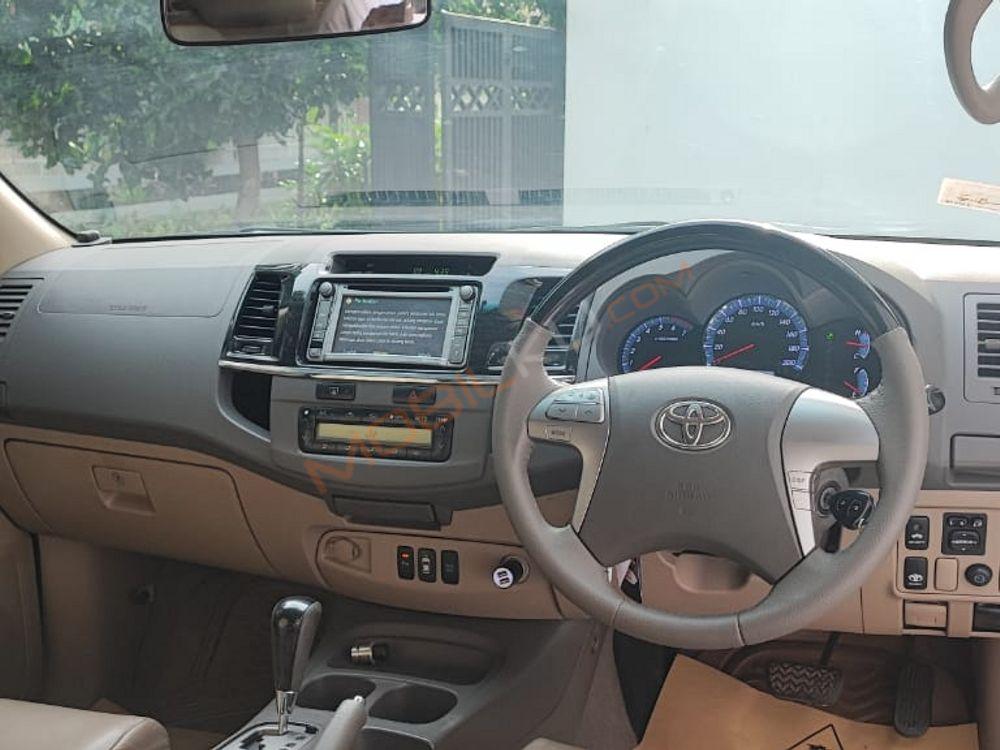 Mobil Toyota Fortuner 2012