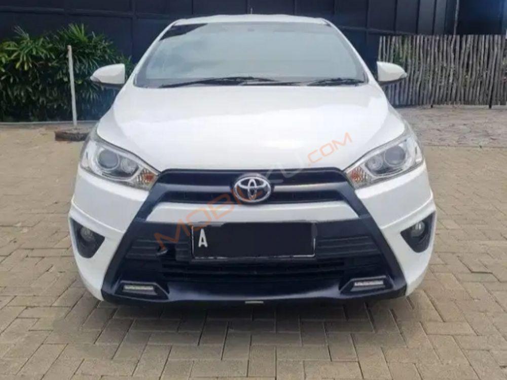 Mobil Toyota Yaris 2015