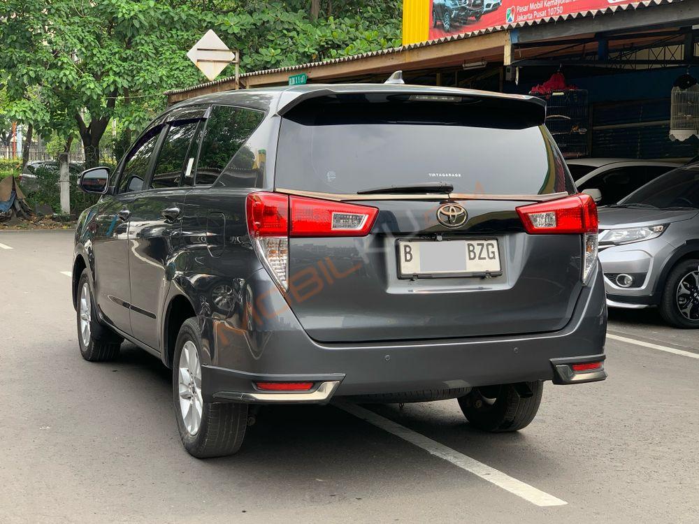 Mobil Toyota Kijang Innova 2017