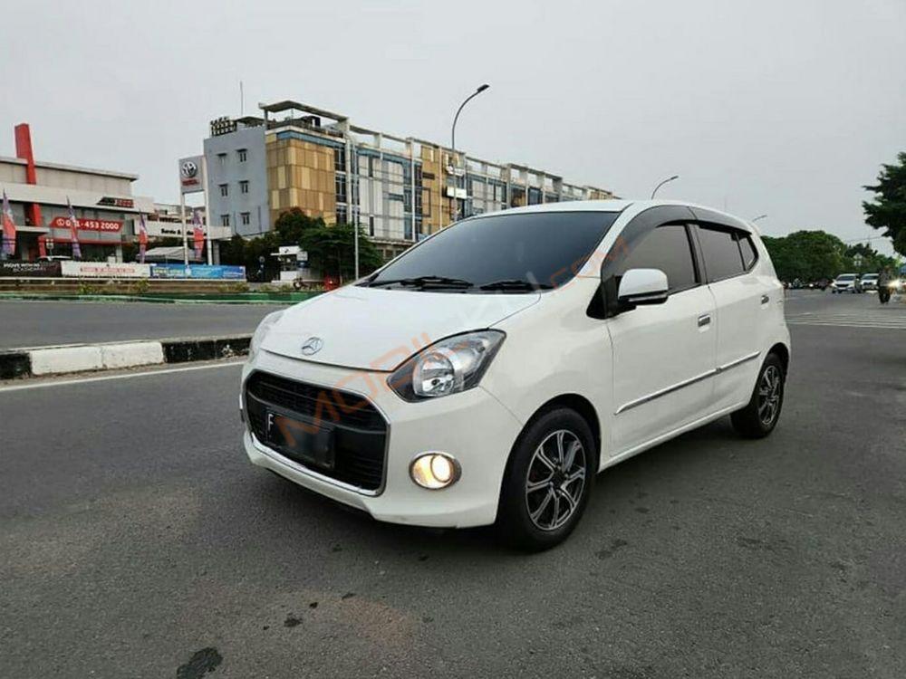 Mobil Daihatsu Ayla 2014