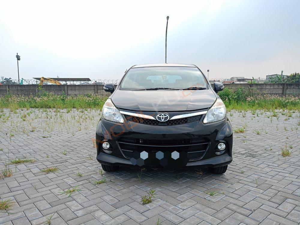 Mobil Toyota Avanza 2015