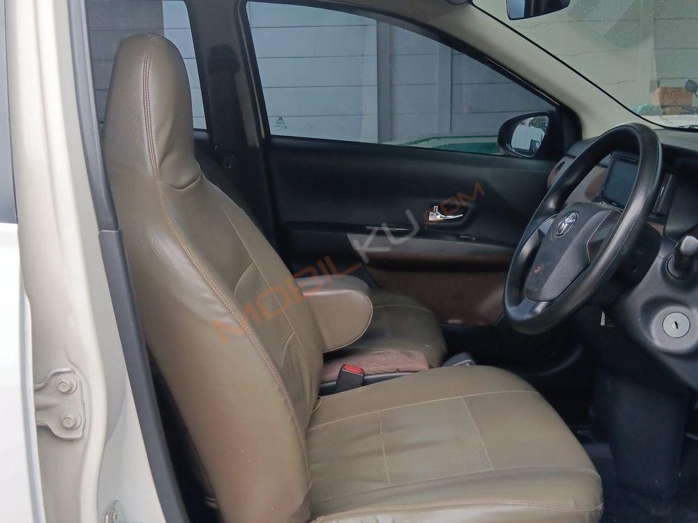 Mobil Toyota Calya 2018