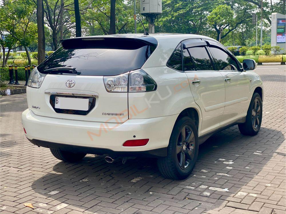 Mobil Toyota Harrier 2010