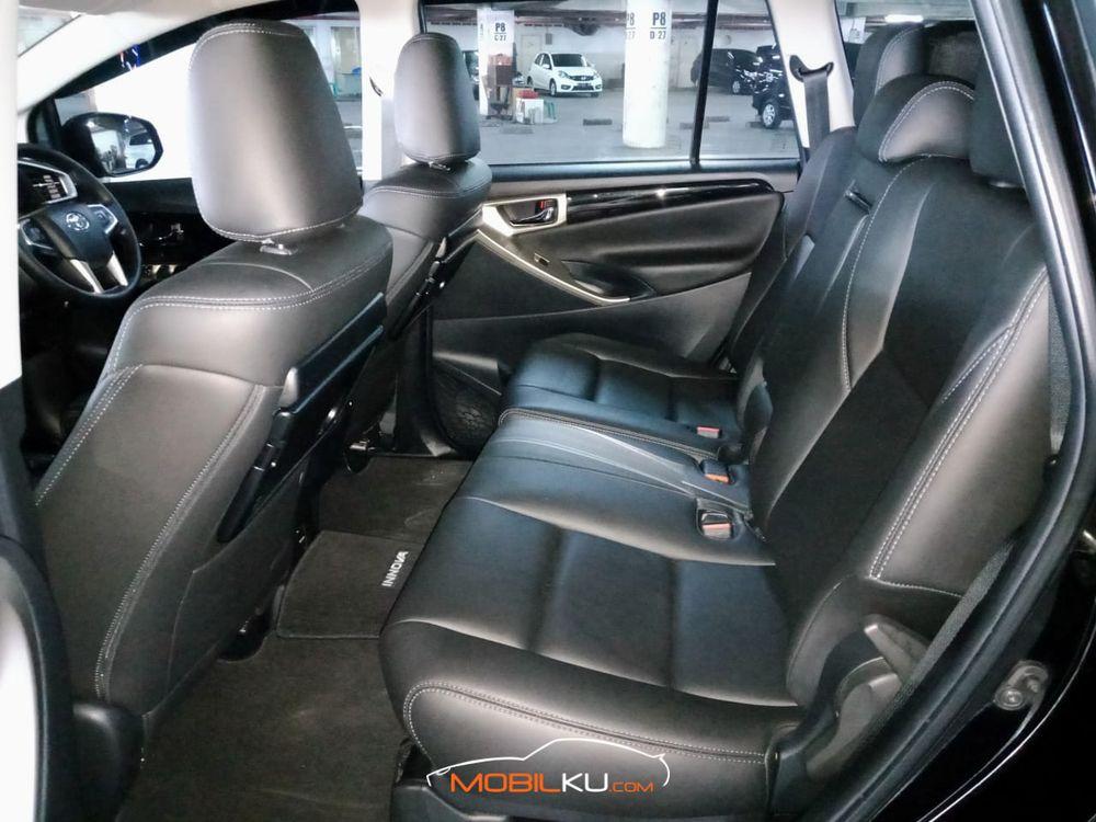 Mobil Toyota Kijang Innova 2018