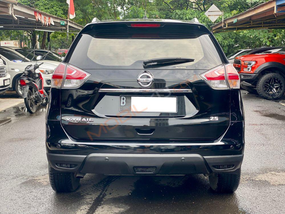 Mobil Nissan X-Trail 2015