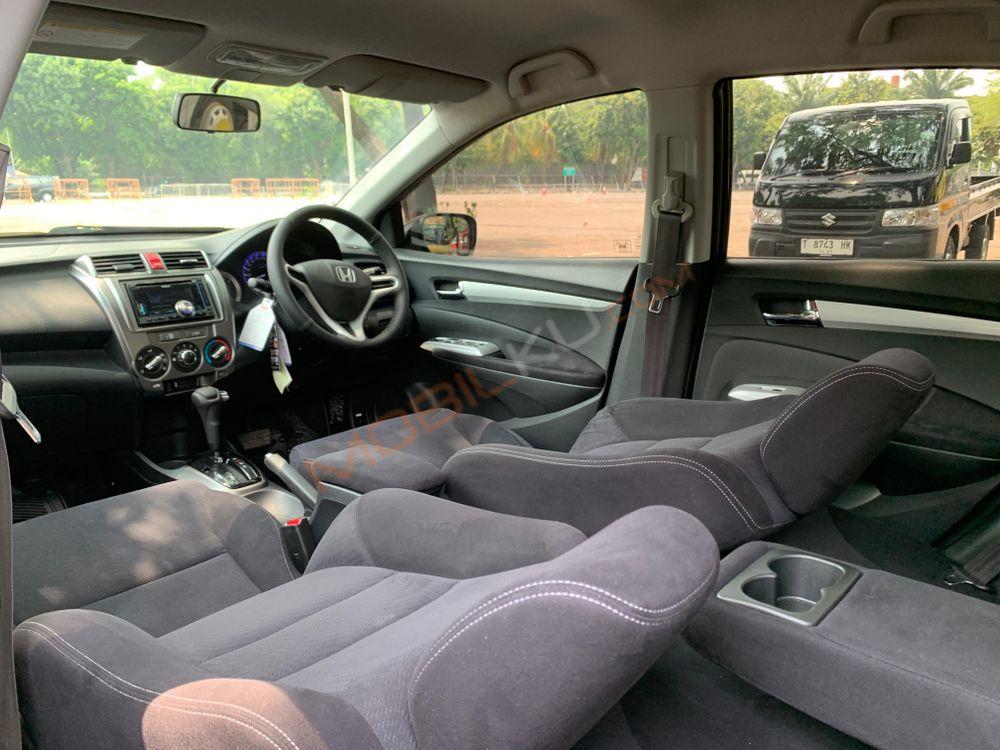 Mobil Honda City Sedan 2012