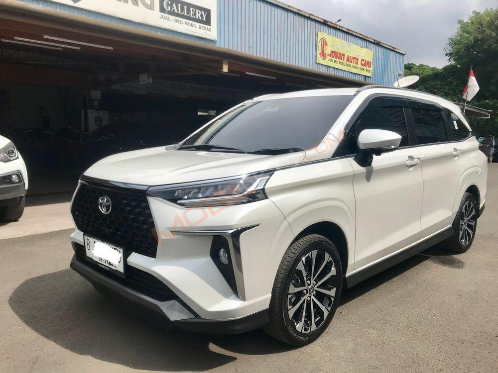 Mobil Toyota Veloz 2022