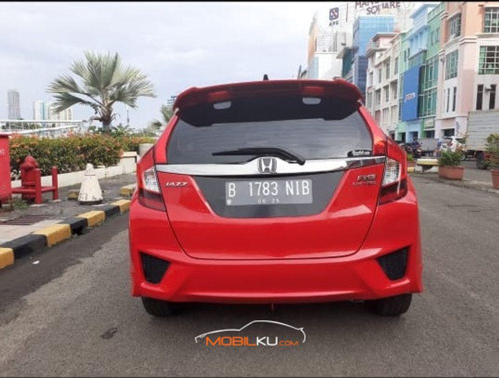 Mobil Honda Jazz 2010