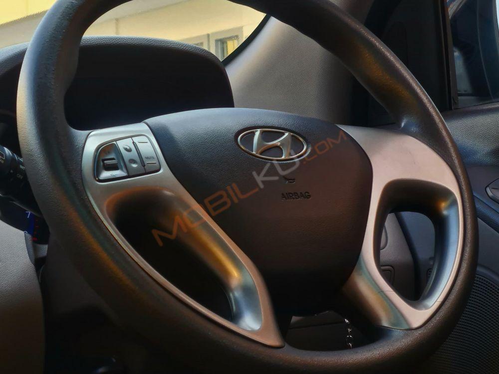 Mobil Hyundai Tucson 2013