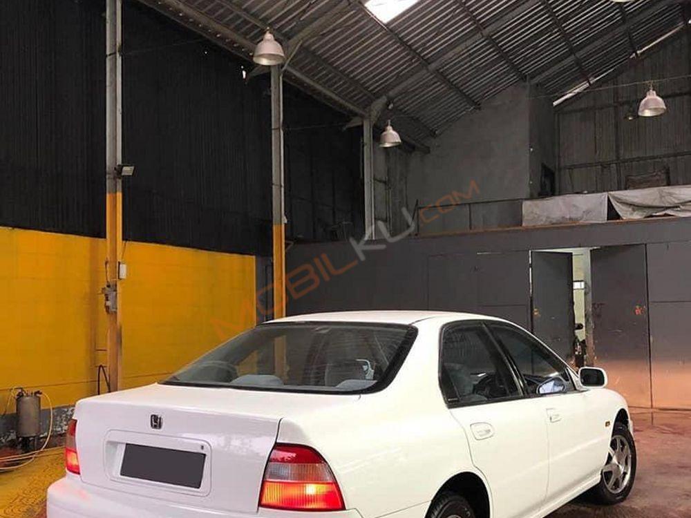 Mobil Honda Accord 1995
