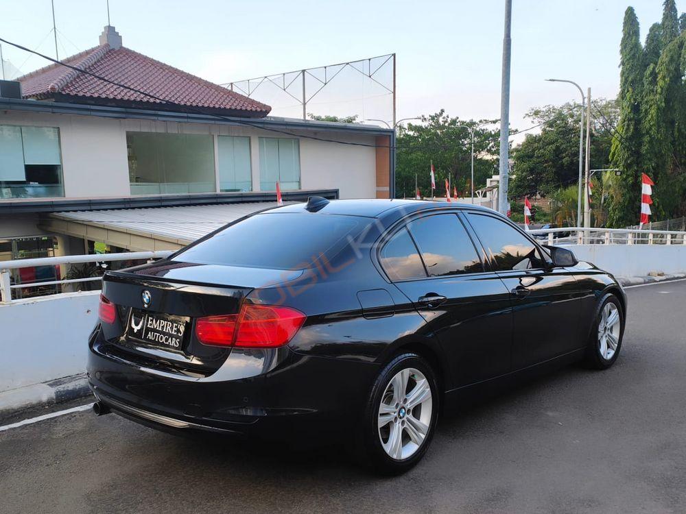 Mobil BMW 3 Series 2014