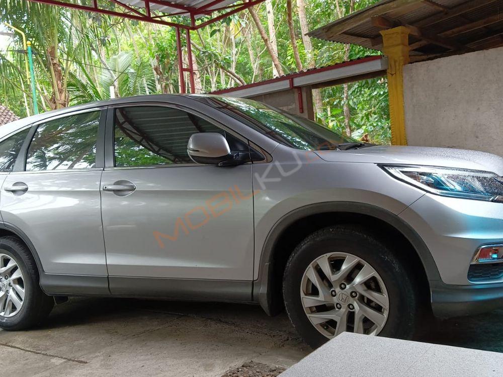 Mobil Honda CR-V 2016