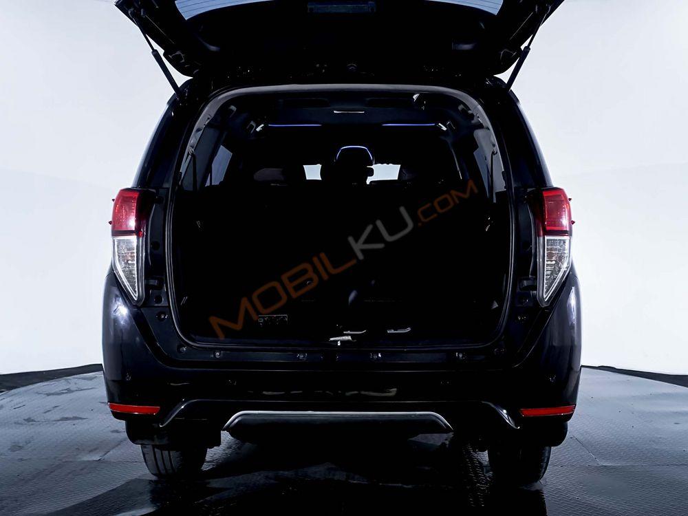 Mobil Toyota Kijang Innova 2021