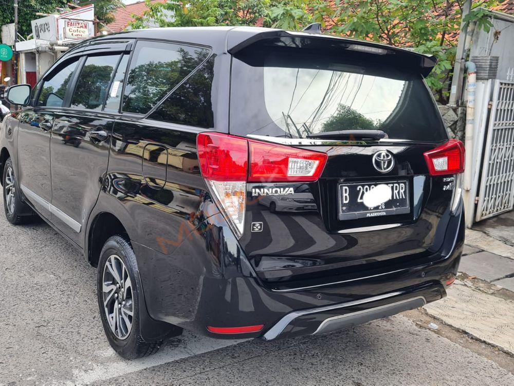 Mobil Toyota Kijang Innova 2021