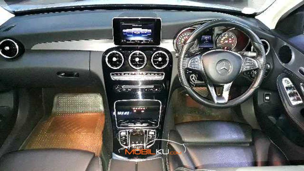 Mobil Mercedes-Benz C-Class 2016